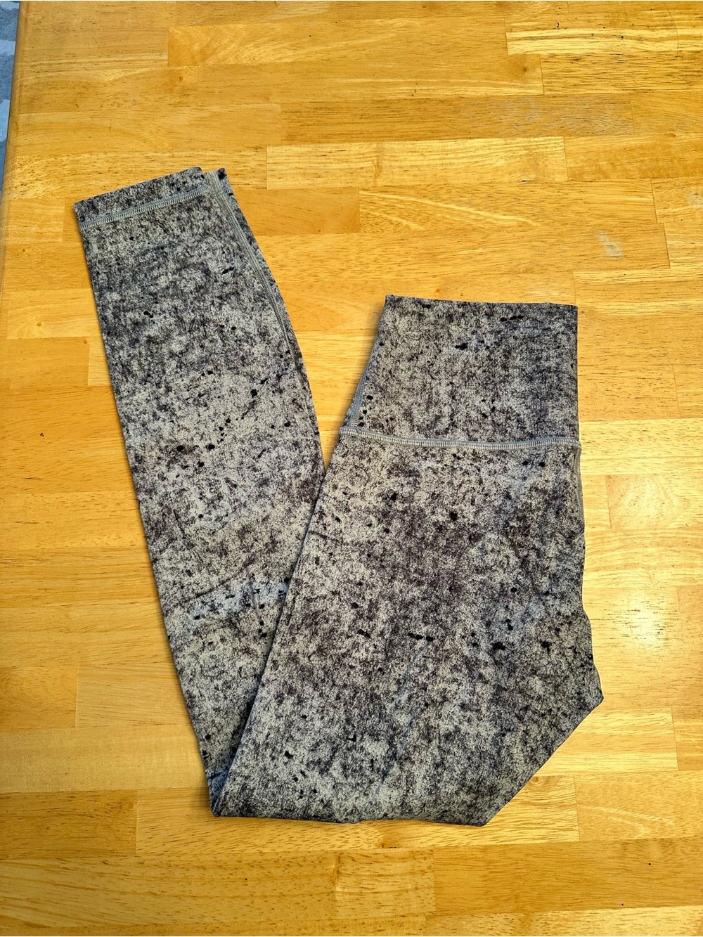 Lululemon leggings size 4